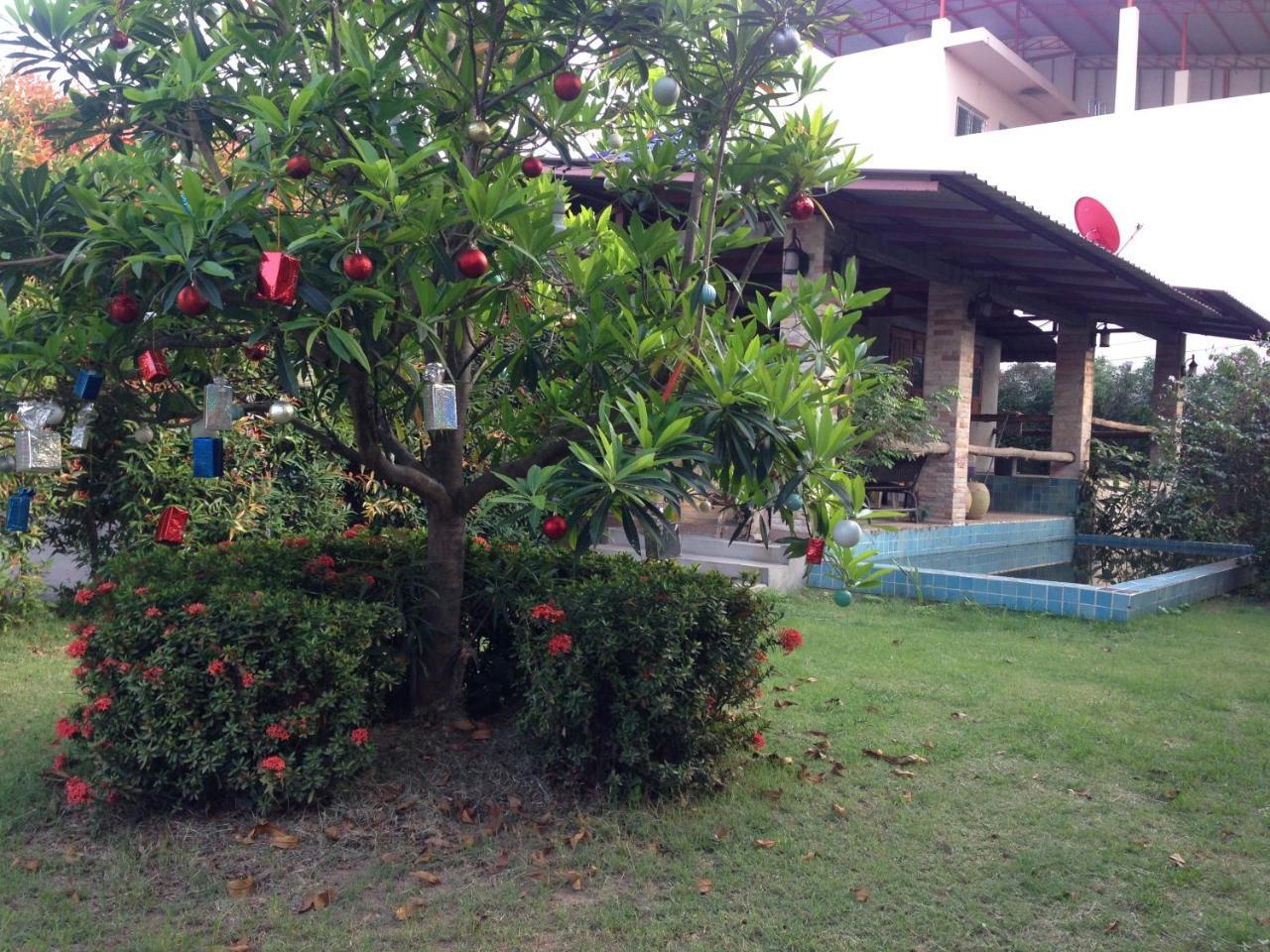 Baan Tawan Shine Hotel Surin Buitenkant foto